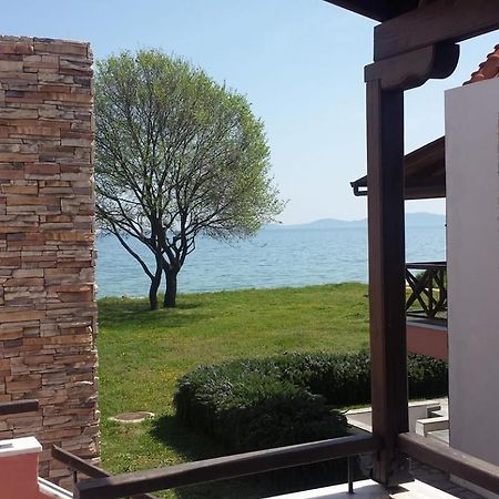 Beachfront Stylish Maisonette In Ierissos Exterior foto