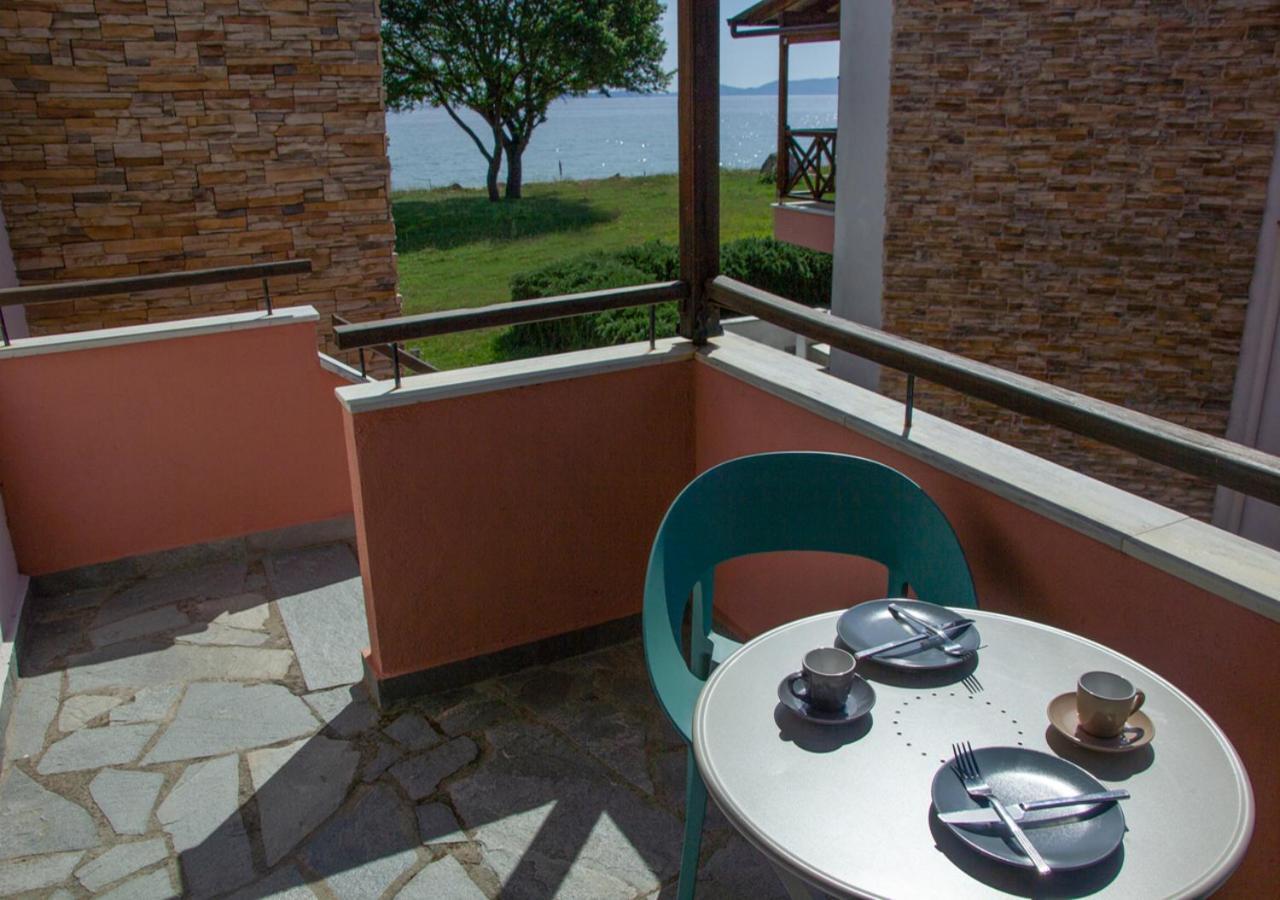 Beachfront Stylish Maisonette In Ierissos Exterior foto