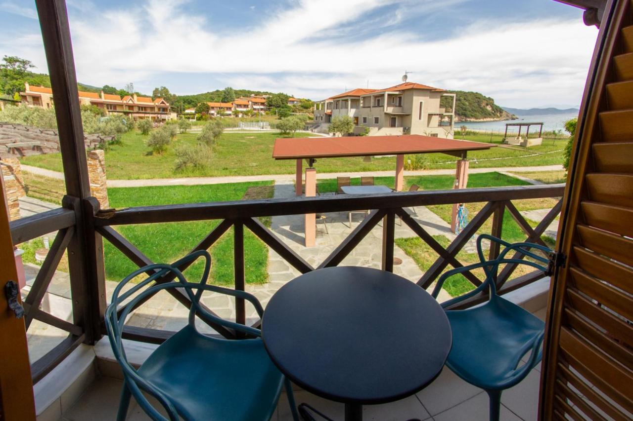 Beachfront Stylish Maisonette In Ierissos Exterior foto